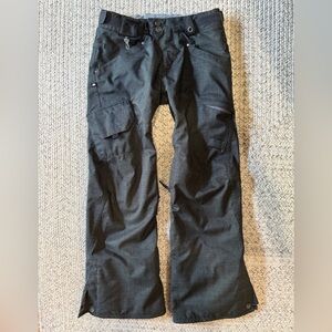 686 women’s Lowrise Smarty 3-in-1 snowboarding pants S detachable *small rip